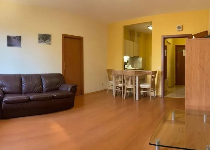 Apartament Flora 613 *